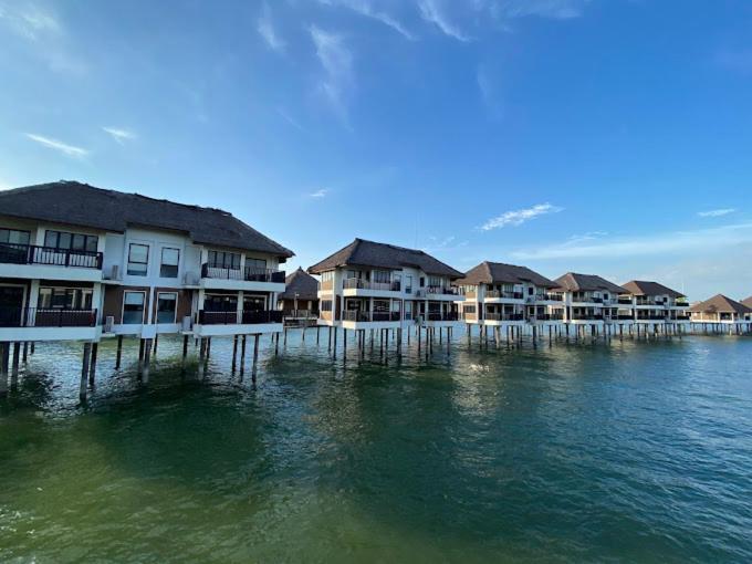 Ark Goldcoast Resort Сепанг Екстериор снимка
