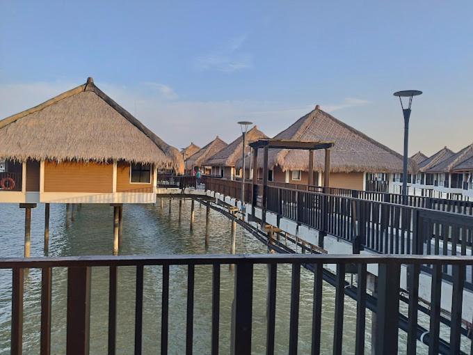 Ark Goldcoast Resort Сепанг Екстериор снимка